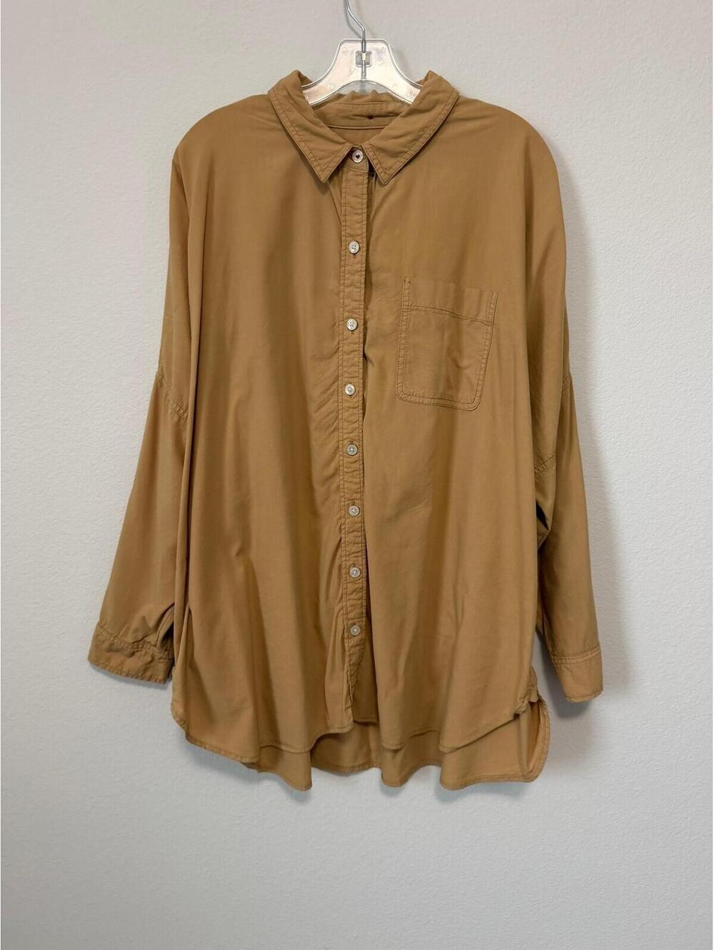 American Eagle Long Sleeve Button Up Collared Boxy Oversized Shirt Size M
